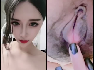 高挑性感女神自拍裸舞玩穴福利